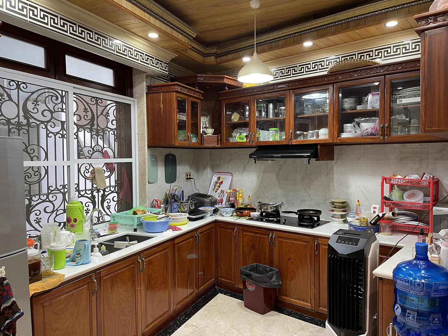 Bán nhà Huỳnh Tịnh Của, Quận 3 tuyệt phẩm B.thự Mini 4 lầu,c.trình nhà làm bằng đá Marble và Gỗ Quý - hẻm ôtô